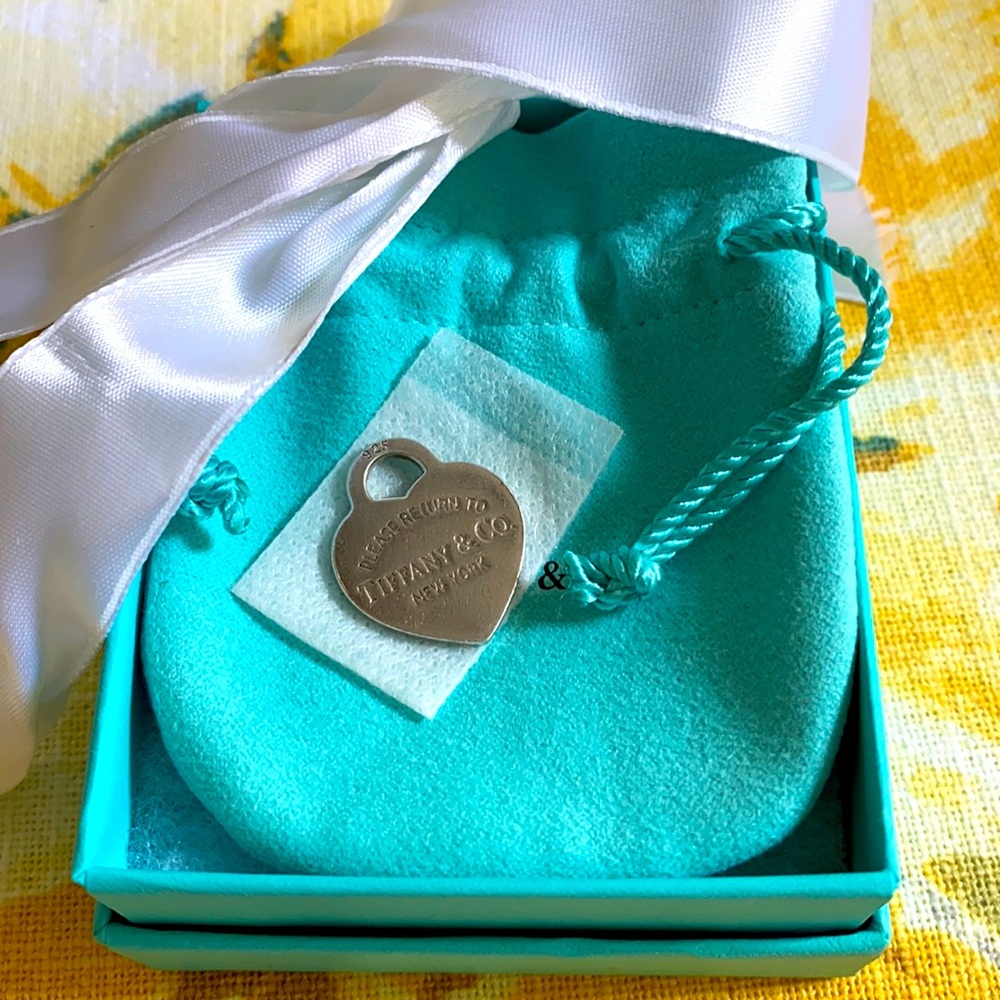 Tiffany&Co Tag Heart ❤️ charm 😍